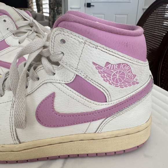 Nike Air Jordan 1 Mid Orchid / Sail. Muslin - Picture 5 of 9